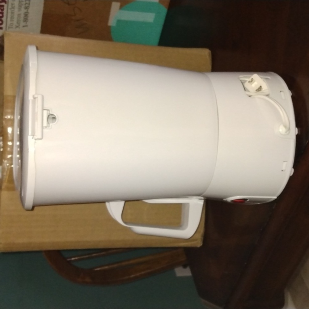 MAINSTAYS White Drip Coffee Maker with 12 Cup Glass Caraf - Picture 7 of 8